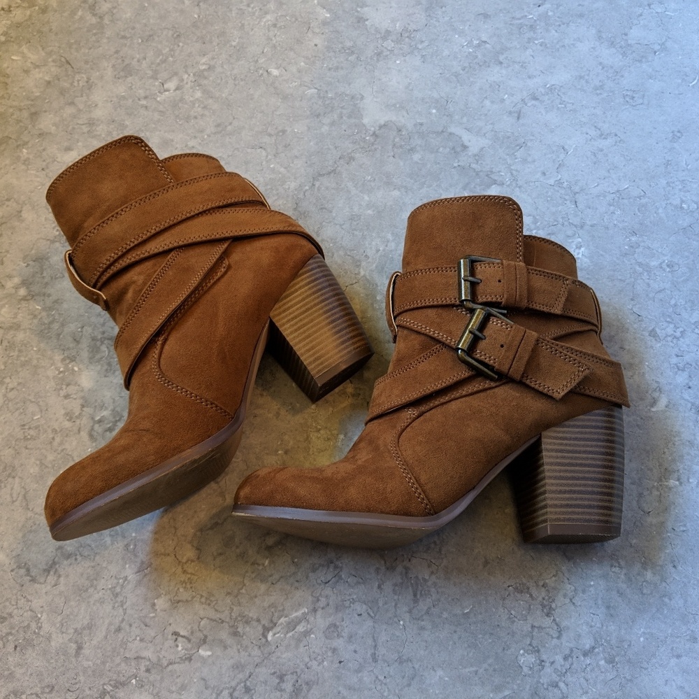 American Eagle Booties